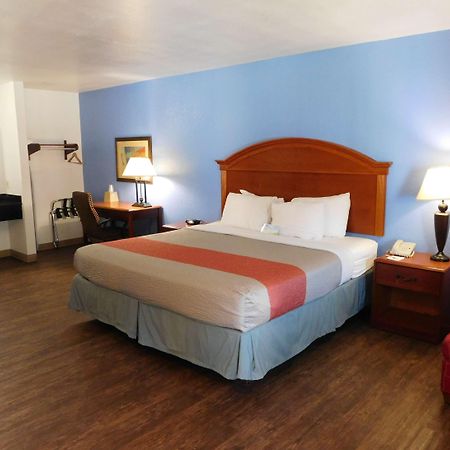 Warr Acres Days Inn By Wyndham Oklahoma City Nw Expressway מראה חיצוני תמונה