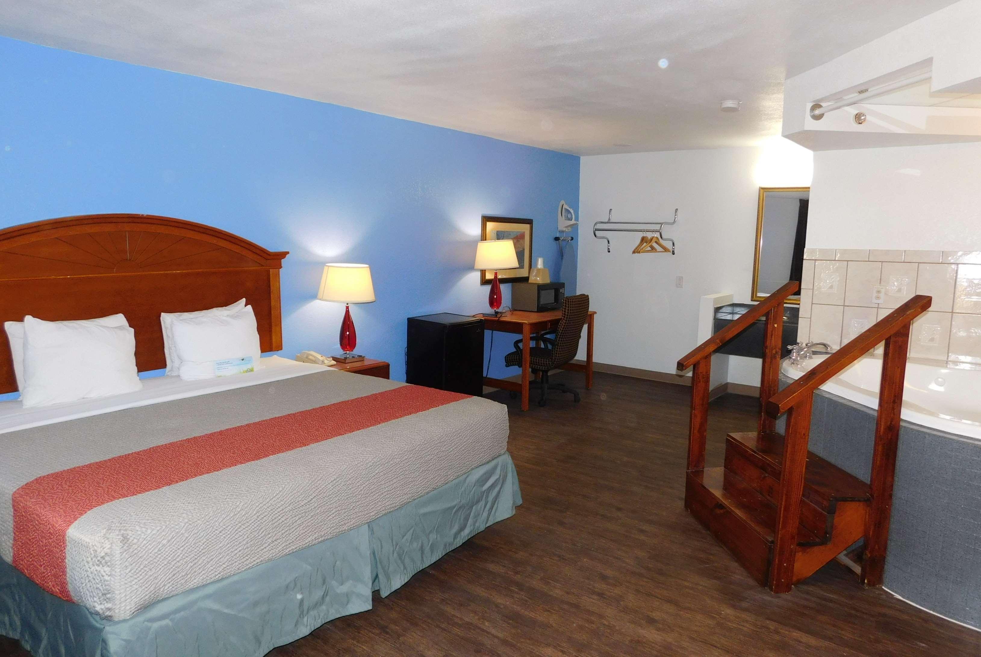 Warr Acres Days Inn By Wyndham Oklahoma City Nw Expressway מראה חיצוני תמונה