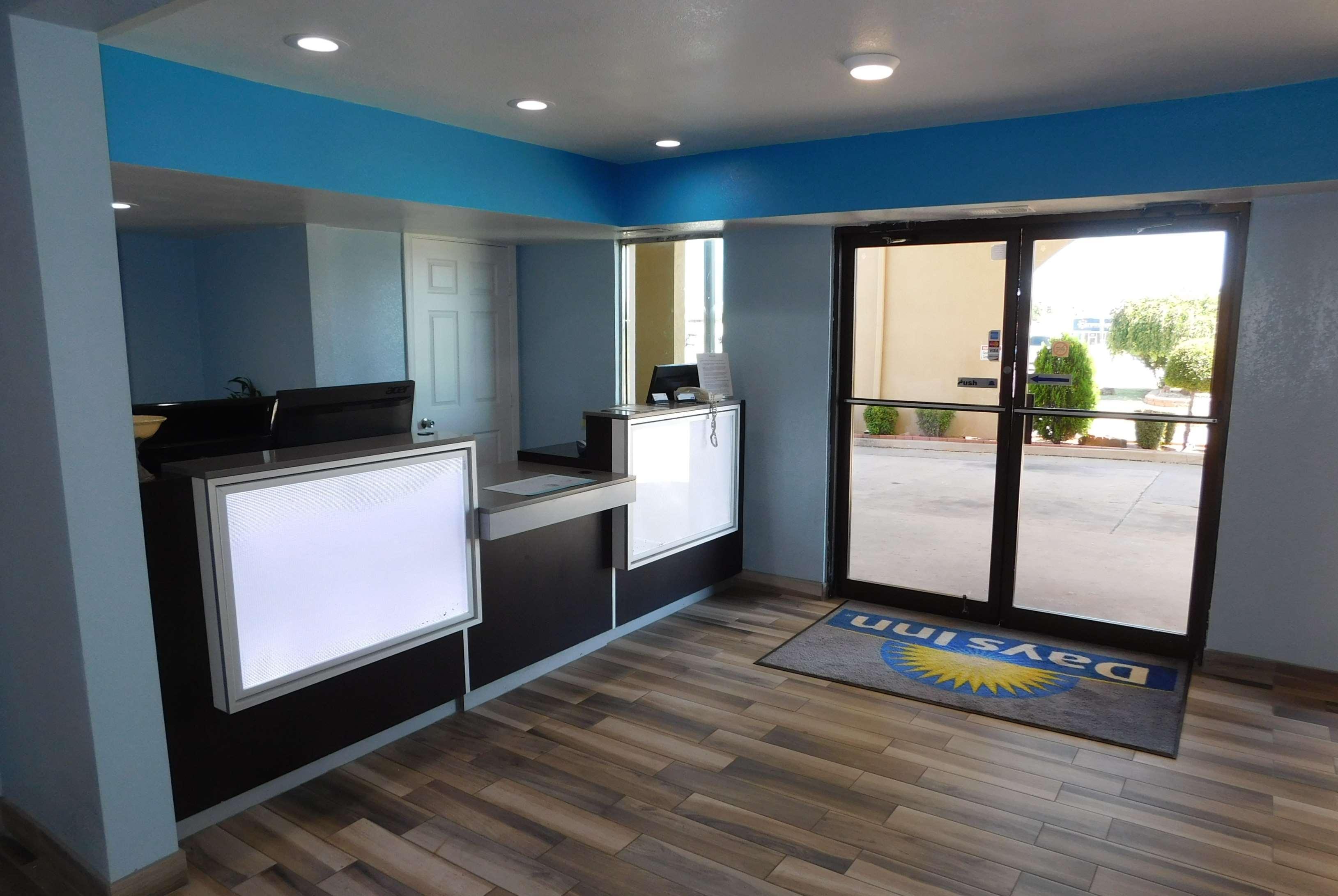 Warr Acres Days Inn By Wyndham Oklahoma City Nw Expressway מראה חיצוני תמונה
