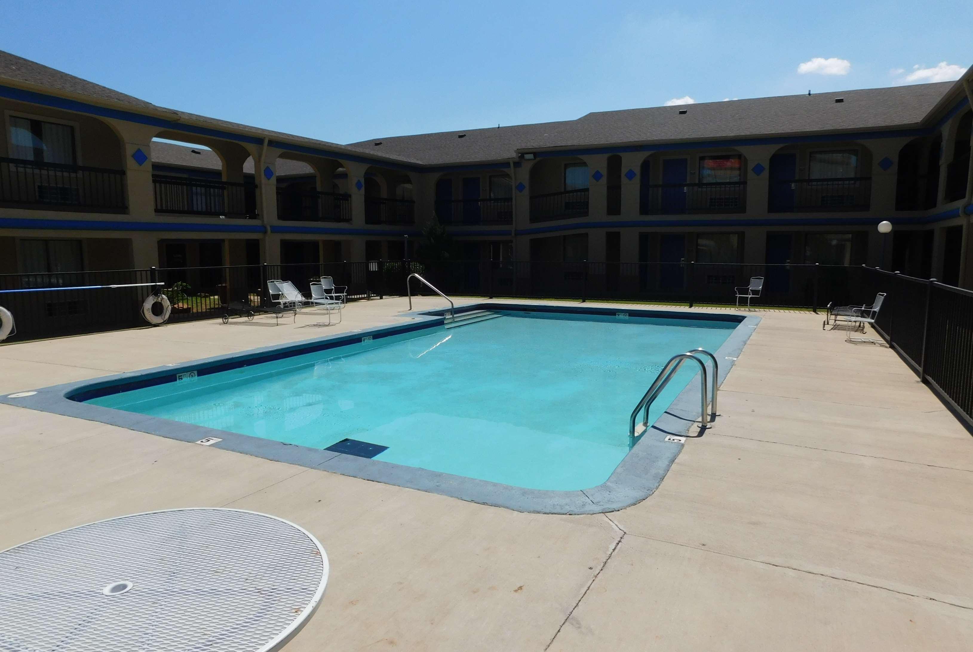 Warr Acres Days Inn By Wyndham Oklahoma City Nw Expressway מראה חיצוני תמונה