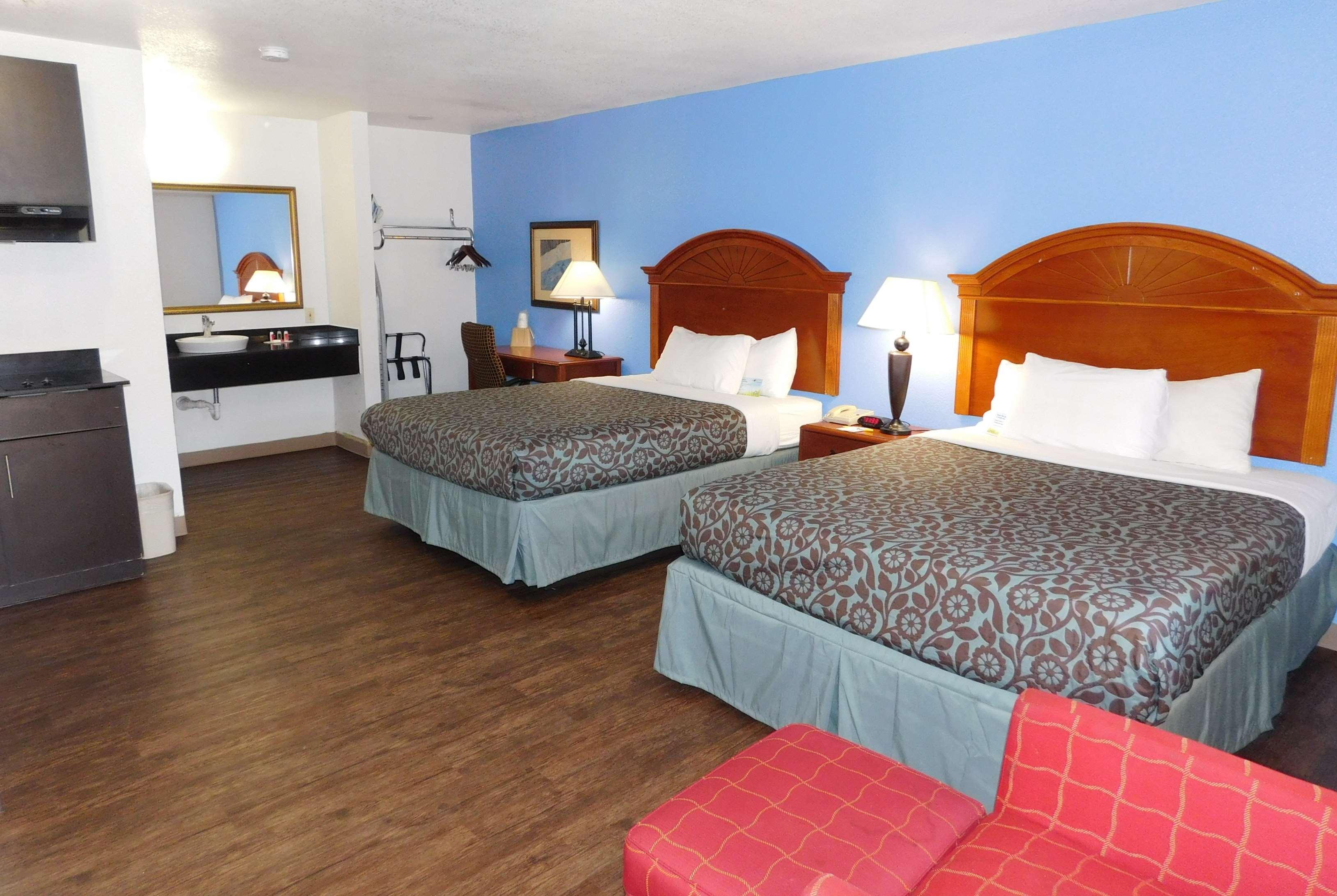 Warr Acres Days Inn By Wyndham Oklahoma City Nw Expressway מראה חיצוני תמונה