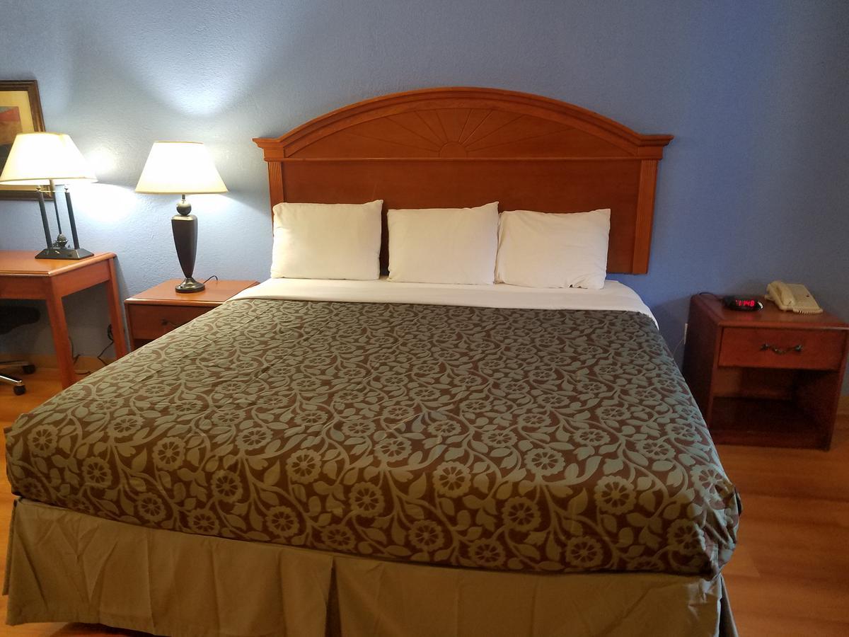 Warr Acres Days Inn By Wyndham Oklahoma City Nw Expressway מראה חיצוני תמונה