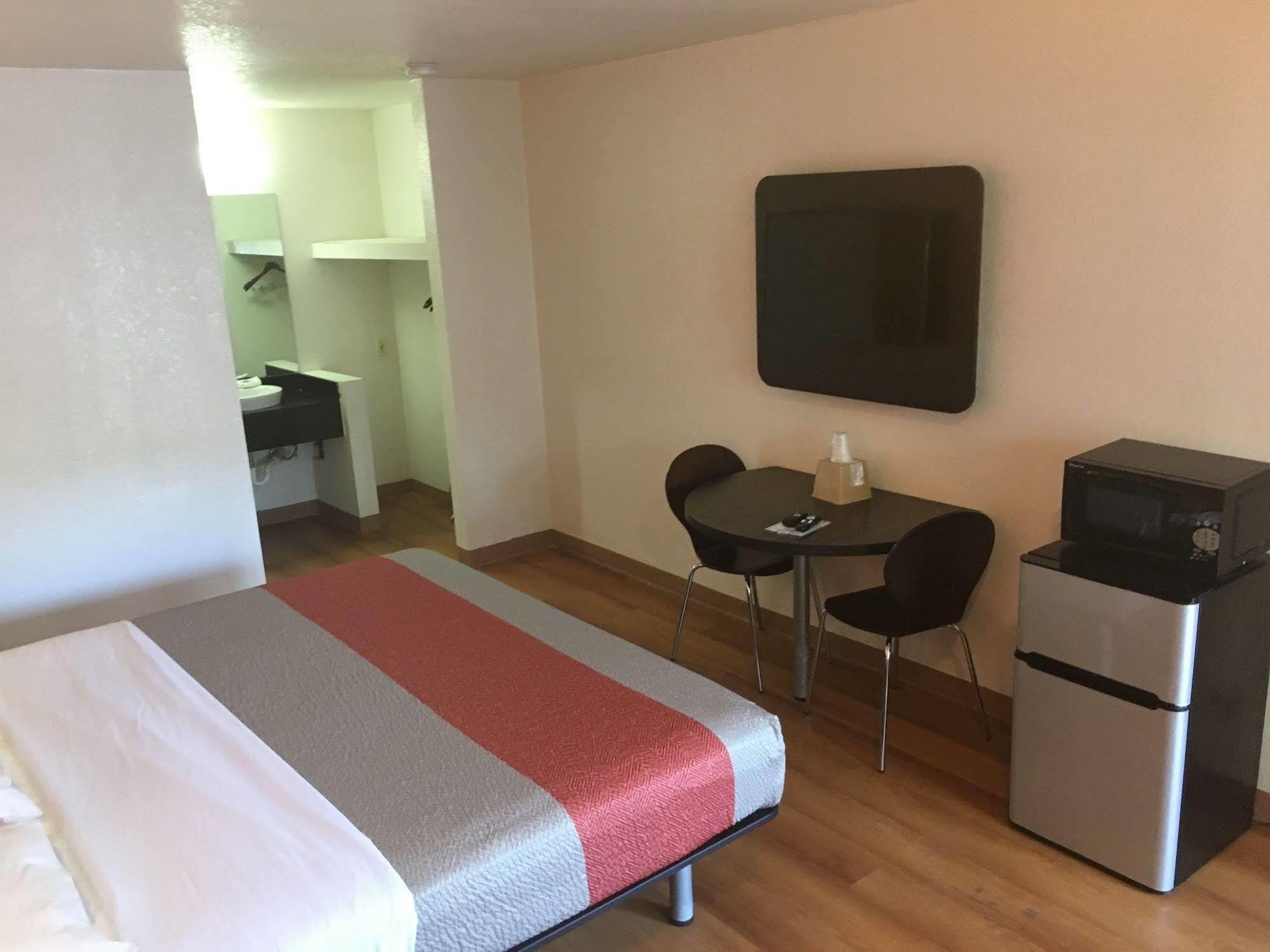 Warr Acres Days Inn By Wyndham Oklahoma City Nw Expressway מראה חיצוני תמונה