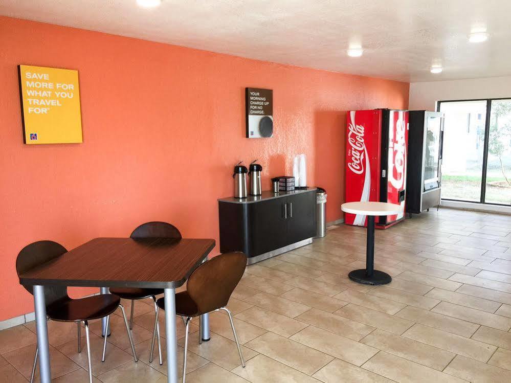 Warr Acres Days Inn By Wyndham Oklahoma City Nw Expressway מראה חיצוני תמונה