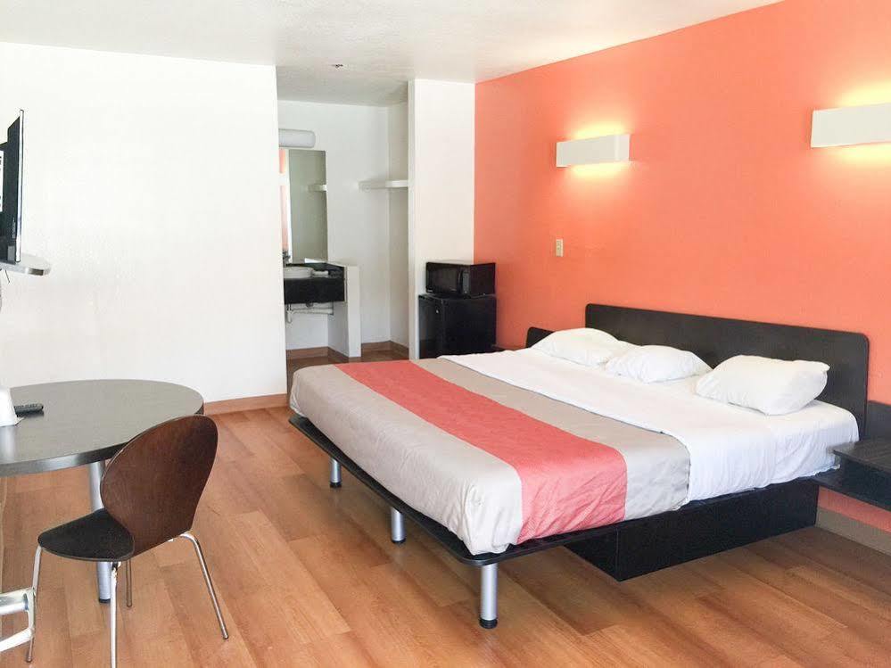 Warr Acres Days Inn By Wyndham Oklahoma City Nw Expressway מראה חיצוני תמונה