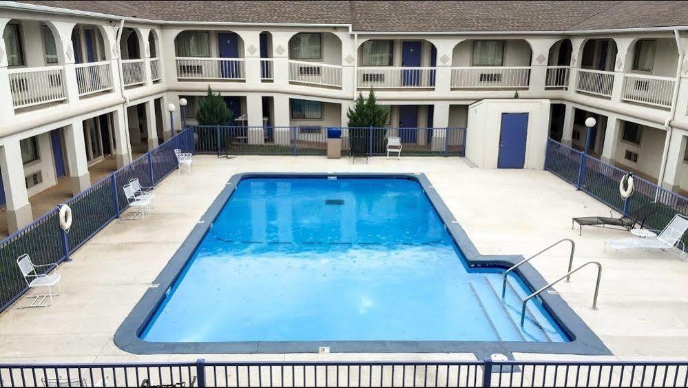 Warr Acres Days Inn By Wyndham Oklahoma City Nw Expressway מראה חיצוני תמונה