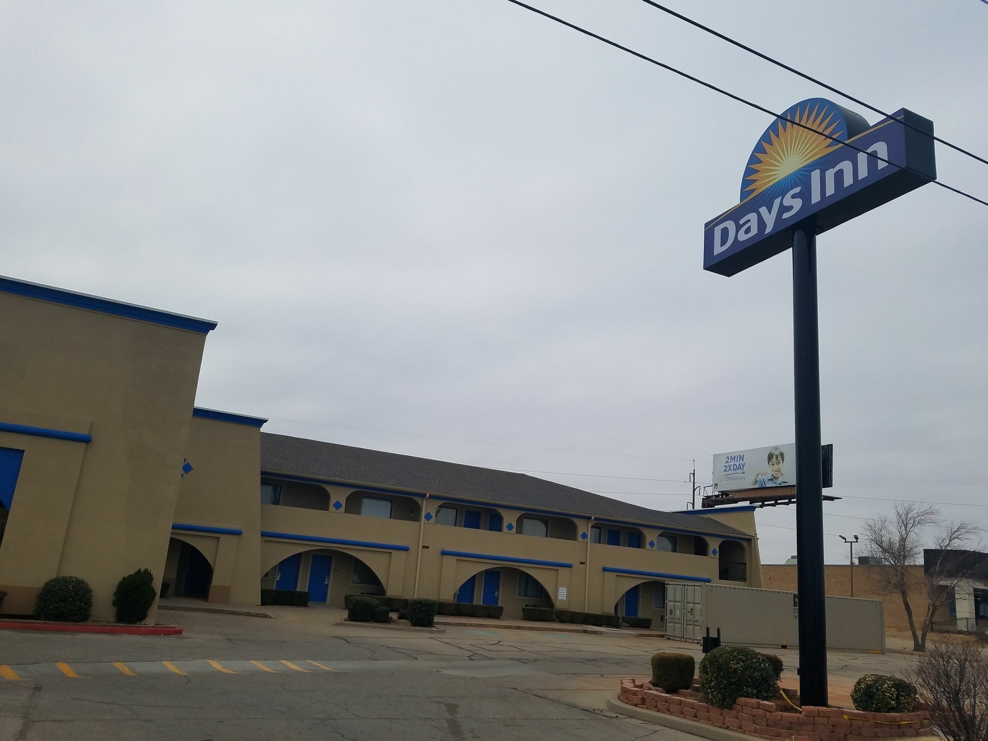 Warr Acres Days Inn By Wyndham Oklahoma City Nw Expressway מראה חיצוני תמונה