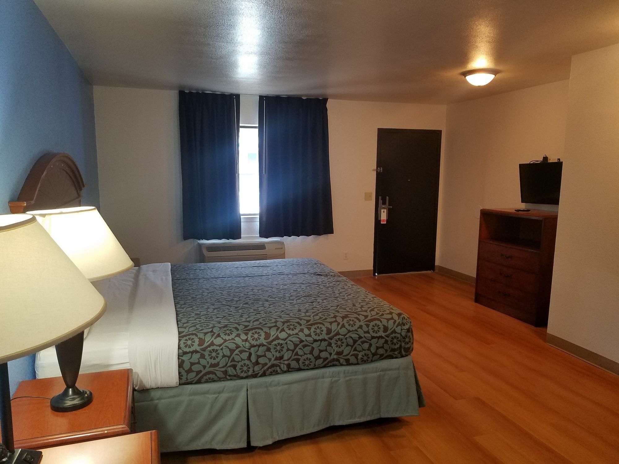 Warr Acres Days Inn By Wyndham Oklahoma City Nw Expressway מראה חיצוני תמונה