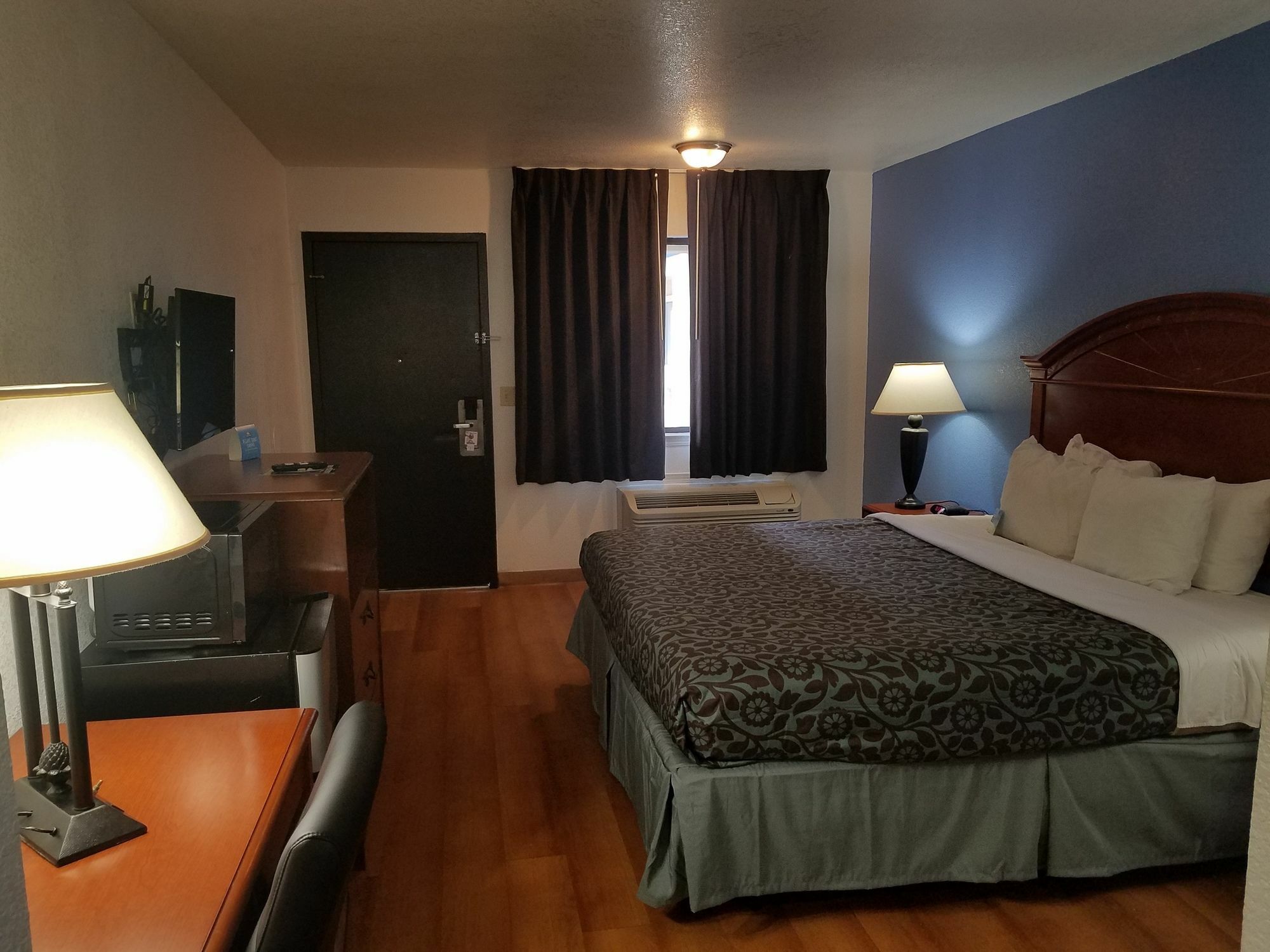 Warr Acres Days Inn By Wyndham Oklahoma City Nw Expressway מראה חיצוני תמונה